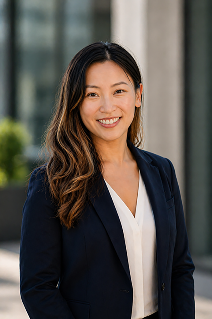 Portrait of Serena Chen, Chief Financial Officer at Drawbridge, finance executive with expertise in FP&A, M&A, SaaS operations, systems automation and regulatory reporting.